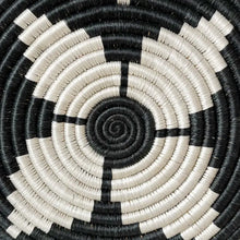 Load image into Gallery viewer, Sikonge Trivet