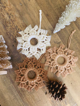 Load image into Gallery viewer, Macrame Star Ornament Set - Neutral