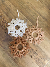 Load image into Gallery viewer, Macrame Star Ornament Set - Neutral