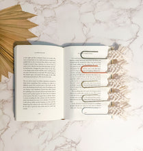 Load image into Gallery viewer, Macrame Bookmark