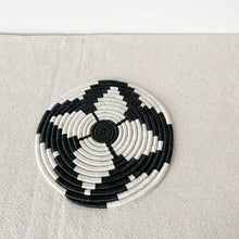 Load image into Gallery viewer, Sikonge Trivet