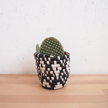 Load image into Gallery viewer, Ndora Basket Planters