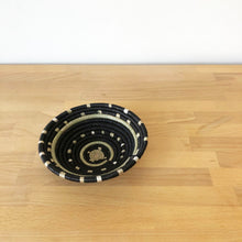 Load image into Gallery viewer, Kigufi Small Bowl