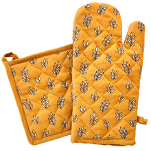 Load image into Gallery viewer, Boho Leaves Oven Mitt & Pot Holder Set