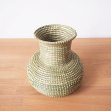 Load image into Gallery viewer, Classic Sweetgrass Vase
